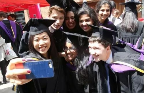 普通家庭留学生毕业别回国_正常留学生毕业回国的话 教育部有记录嘛