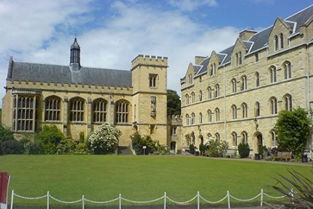 国外适合留学的大学_国外留学性价比